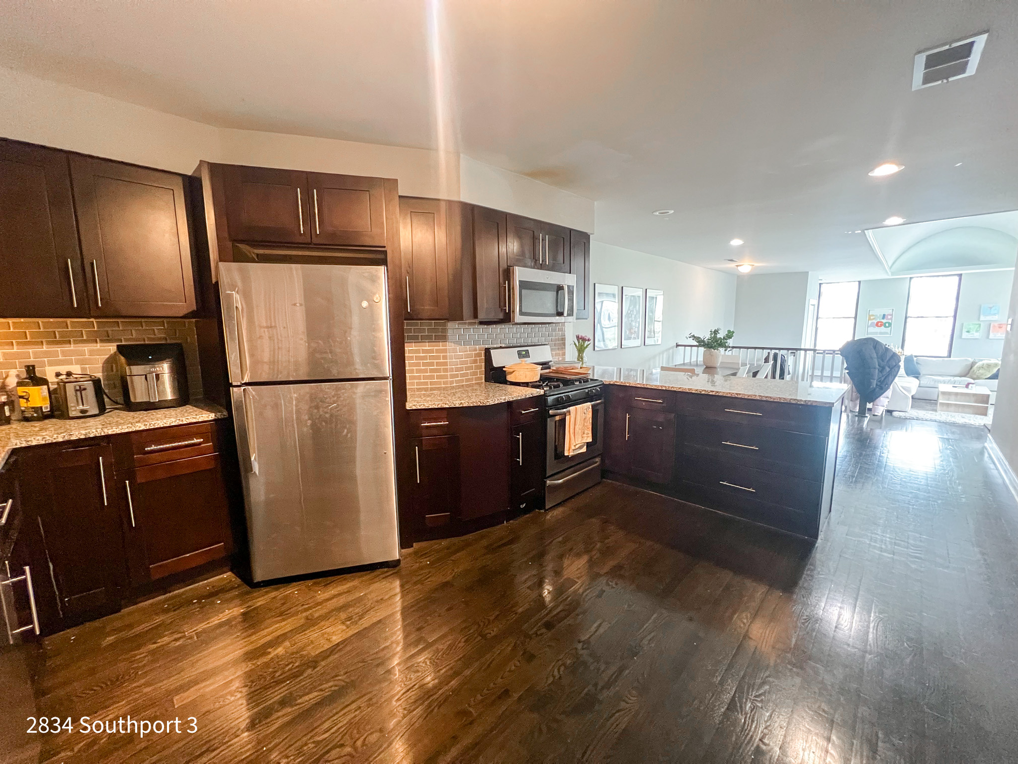 2834 N. Southport Ave. 2834 N. Southport Ave., Chicago, IL 60657 Lake View - Leasing by Cross Street